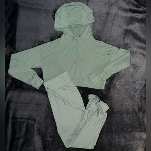 Limited Edition Gymshark X Whitney Simmons vol. 1 (2pc set) Brand New